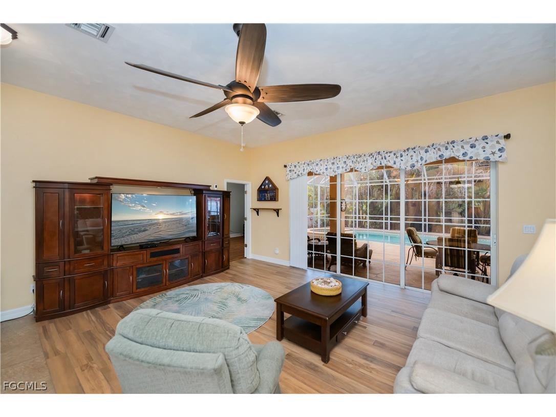 1230 SE 3rd Avenue Cape Coral FL 33990 2026010570 image4