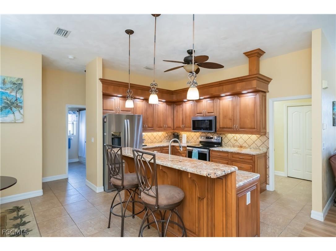 1230 SE 3rd Avenue Cape Coral FL 33990 2026010570 image6