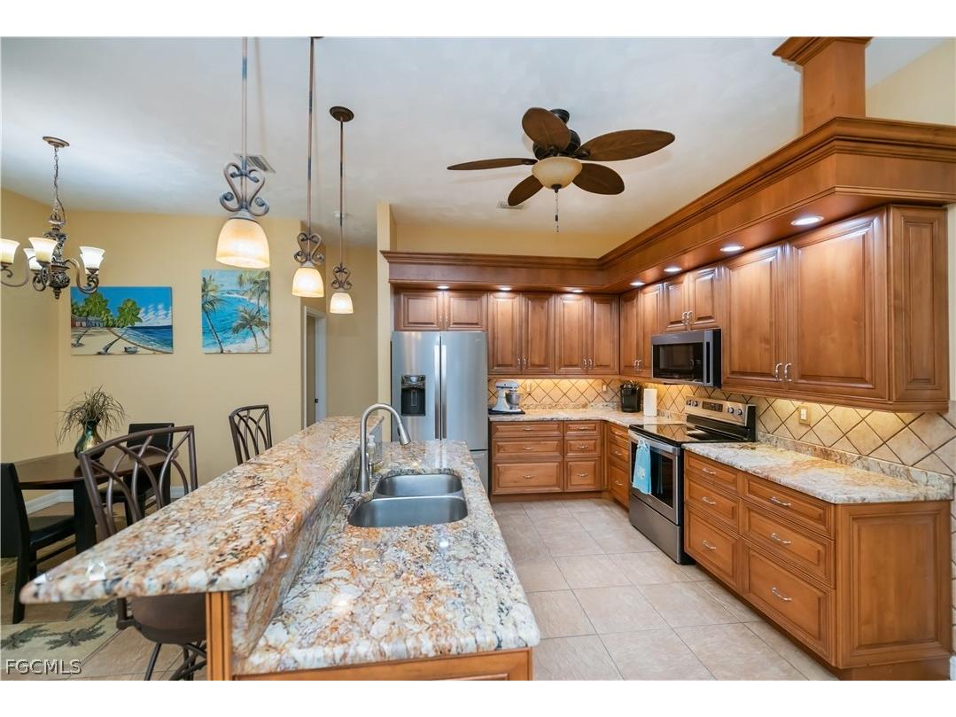 1230 SE 3rd Avenue Cape Coral FL 33990 2026010570 image7