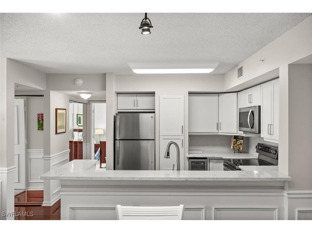 1230 Wildwood Lakes Boulevard #102 Naples FL 34104 225066960 image5