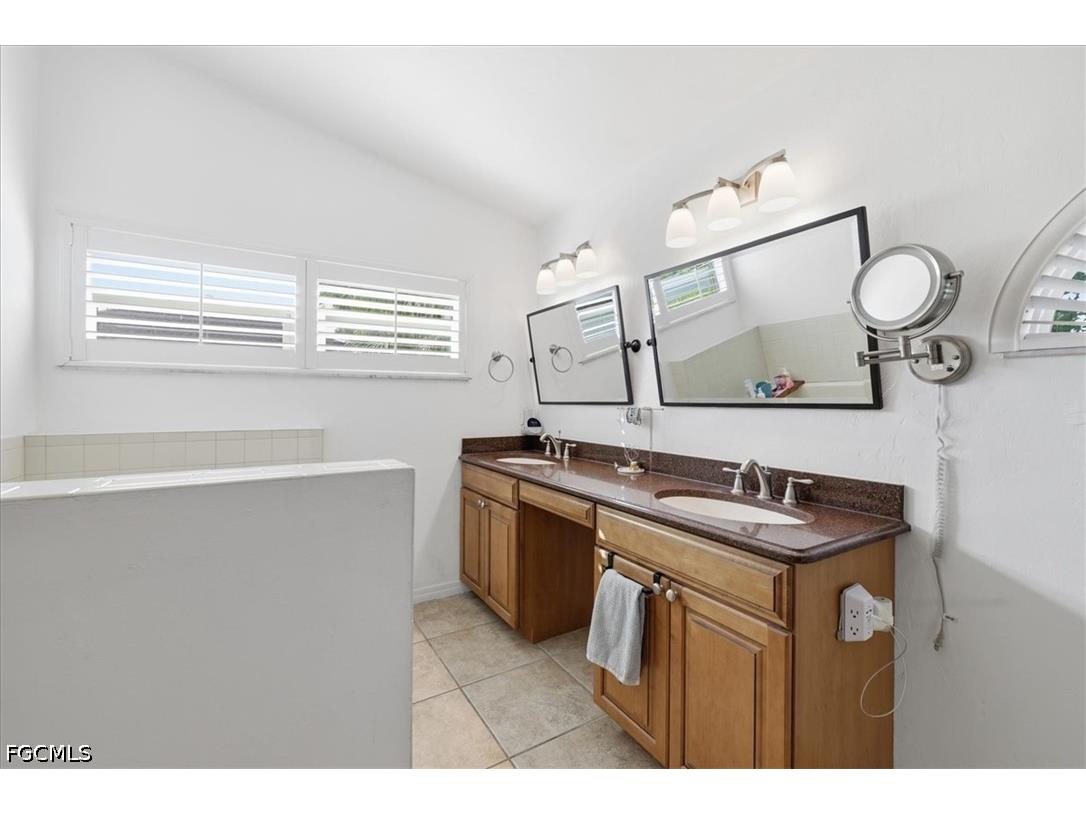 1231 Westfield Drive Fort Myers FL 33919 2026029686 image10