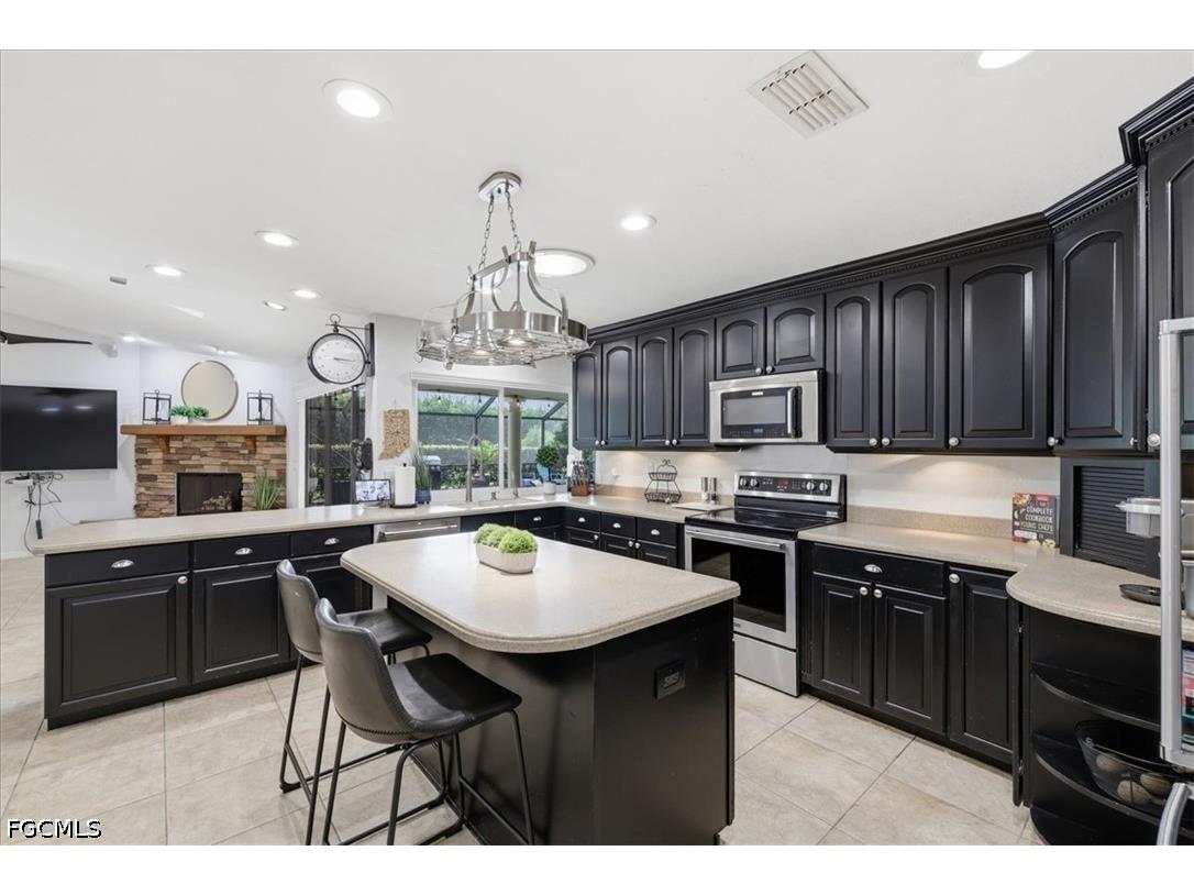 1231 Westfield Drive Fort Myers FL 33919 2026029686 image2
