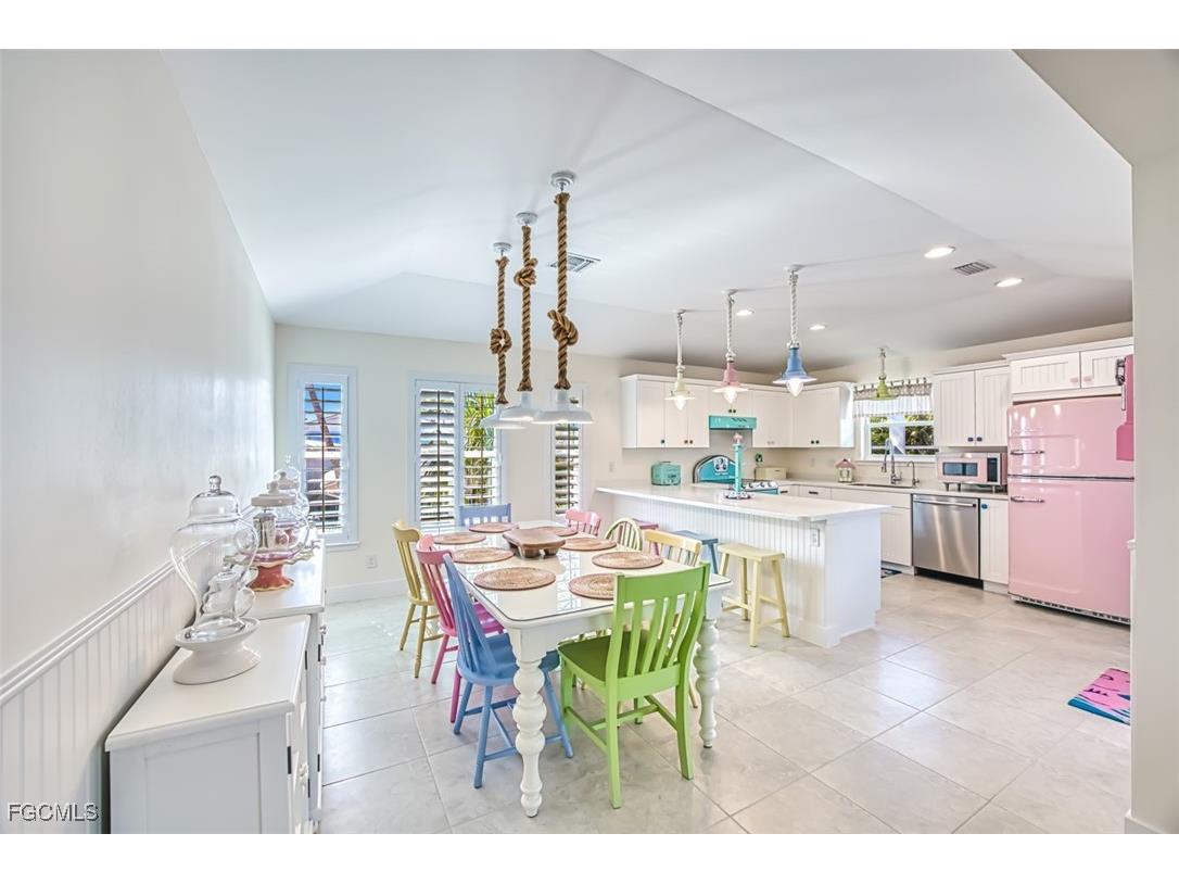 1233 Middle Gulf Drive Sanibel FL 33957 2025026420 image15