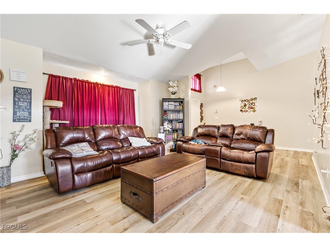 1233 SE 23rd Avenue Cape Coral FL 33990 2025010562 image19