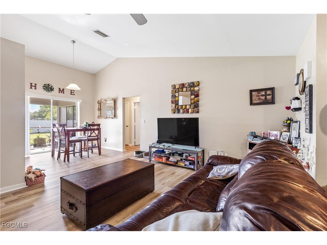 1233 SE 23rd Avenue Cape Coral FL 33990 2025010562 image22