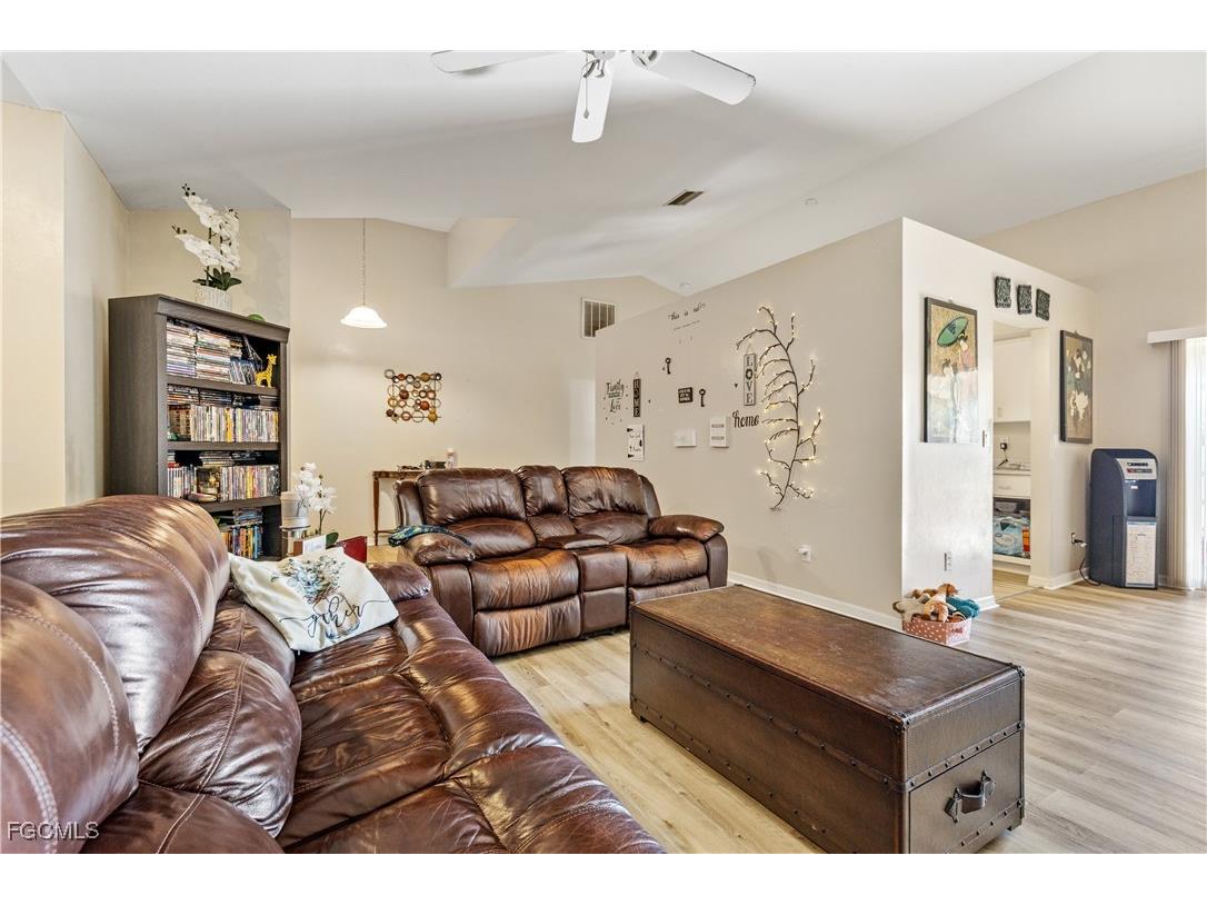 1233 SE 23rd Avenue Cape Coral FL 33990 2025010562 image33