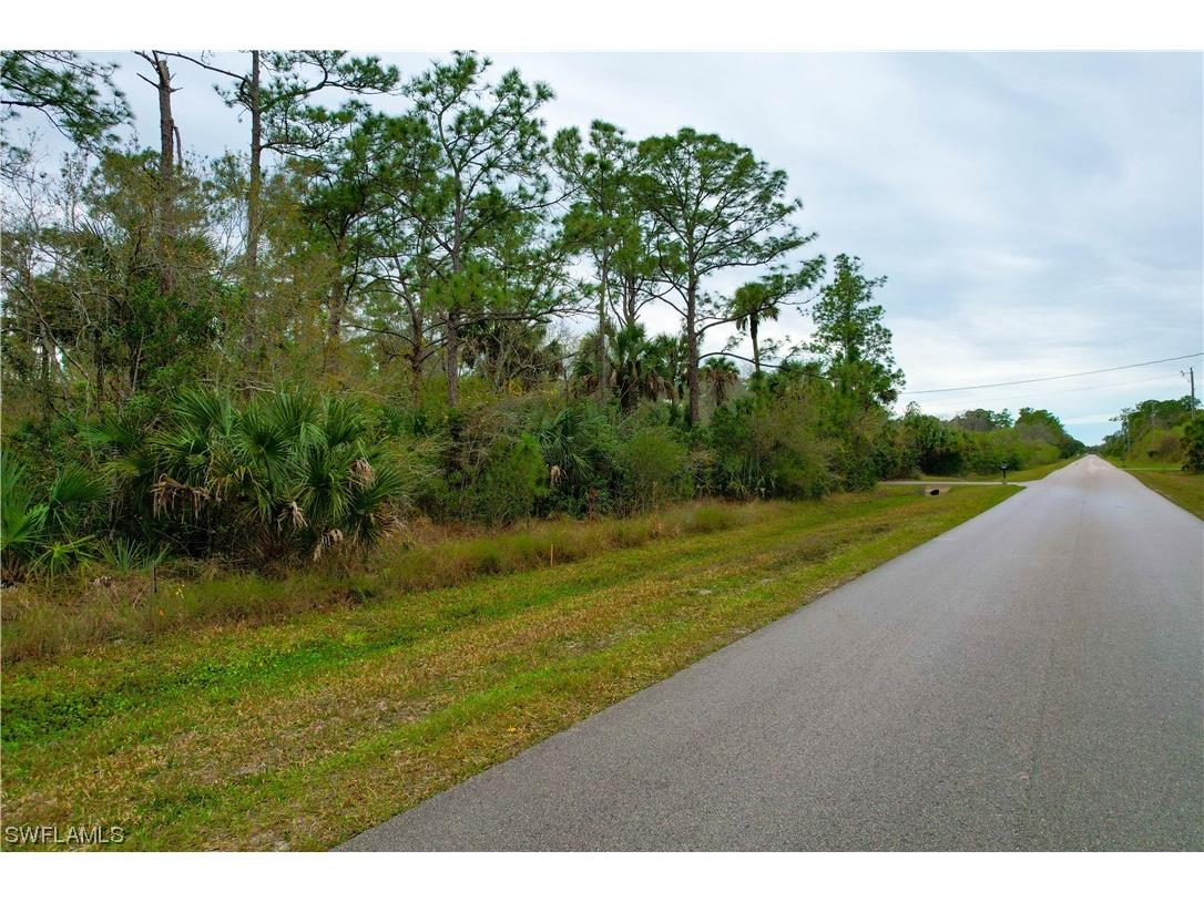 12345 68th Avenue NE Naples FL 34120 224001680 image1