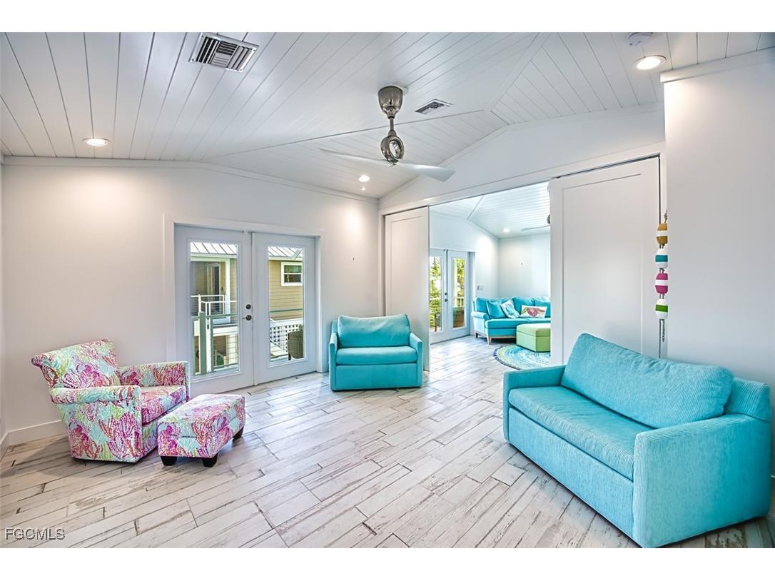 1233/1235 Middle Gulf Drive Sanibel FL 33957 2025026420 image34