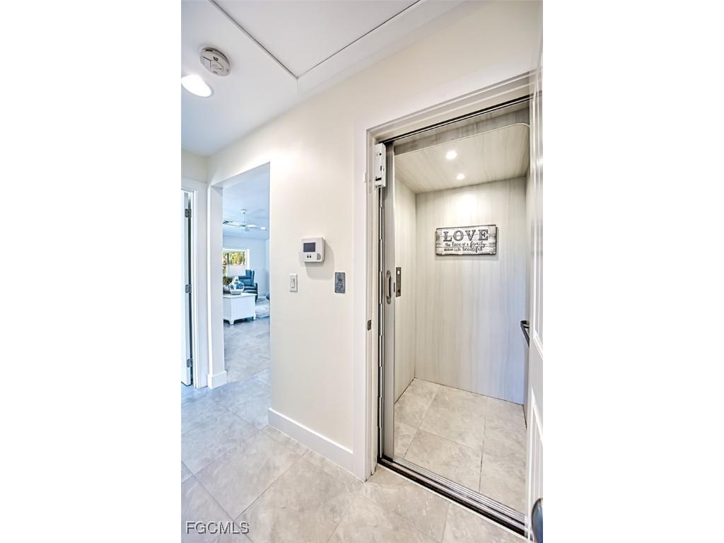 1233/1235 Middle Gulf Drive Sanibel FL 33957 2025026420 image8