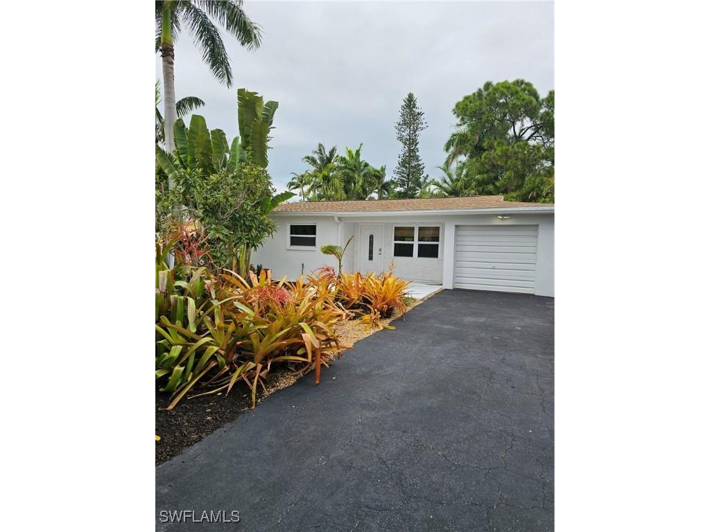 1235 Rordon Avenue Naples FL 34103 225079812 image1