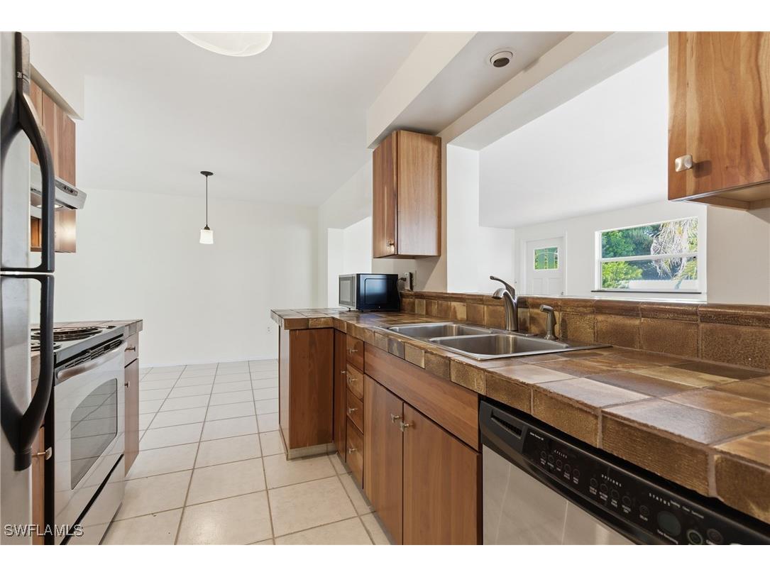 1235 Rordon Avenue Naples FL 34103 225079812 image13