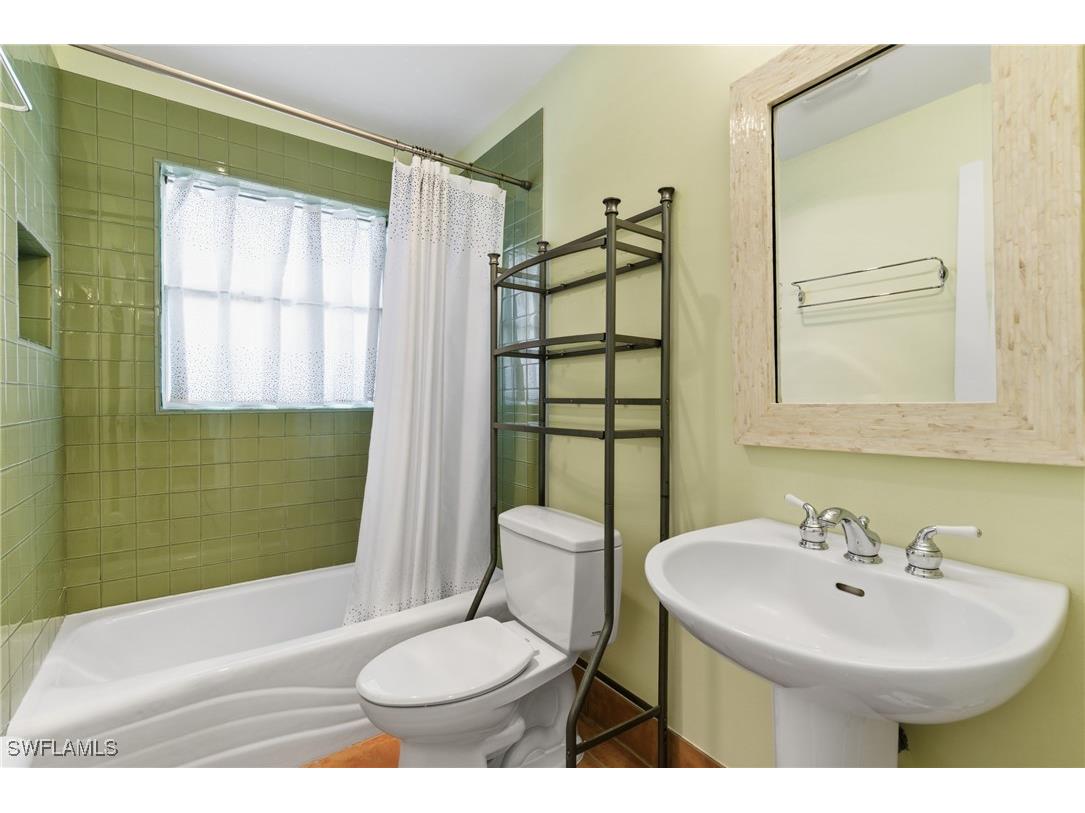 1235 Rordon Avenue Naples FL 34103 225079812 image33