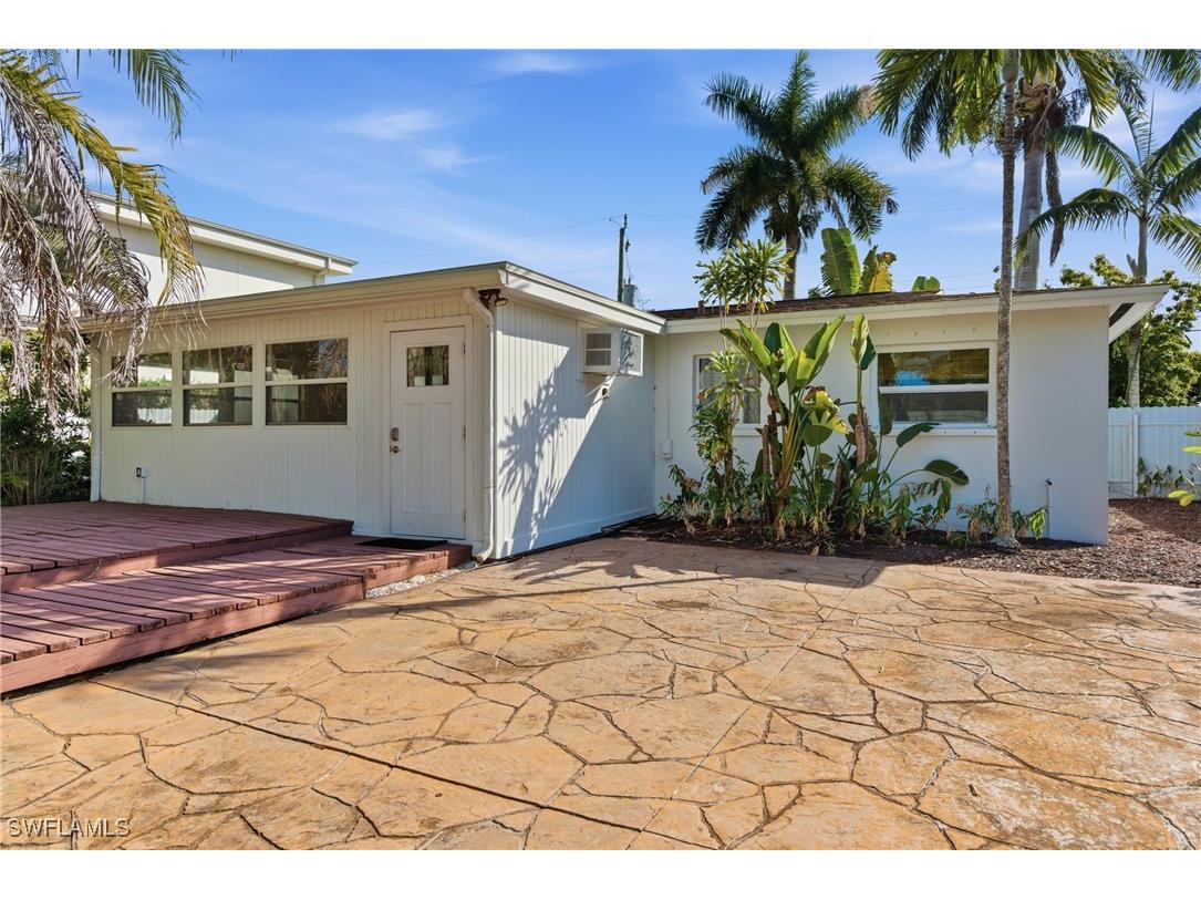 1235 Rordon Avenue Naples FL 34103 225079812 image42