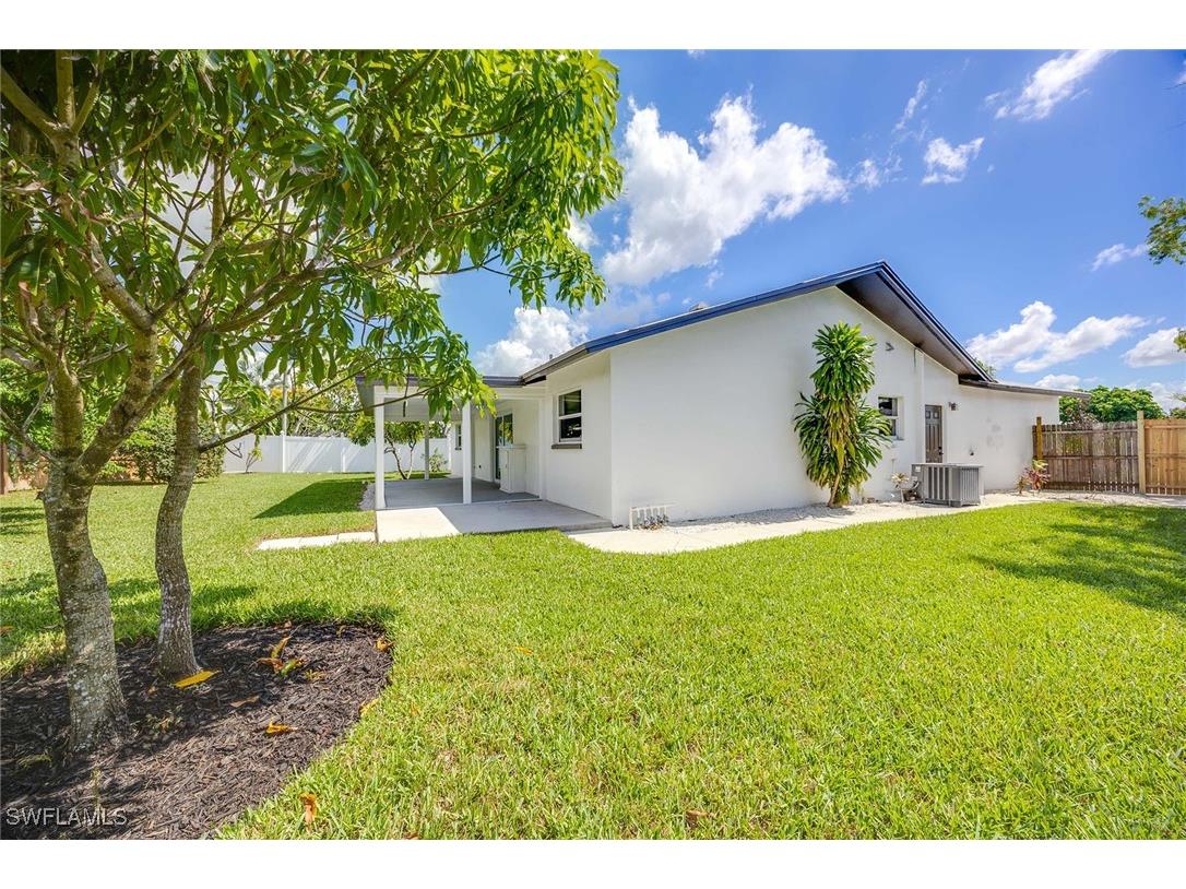 1235 Woodridge Avenue Naples FL 34103 225074574 image28