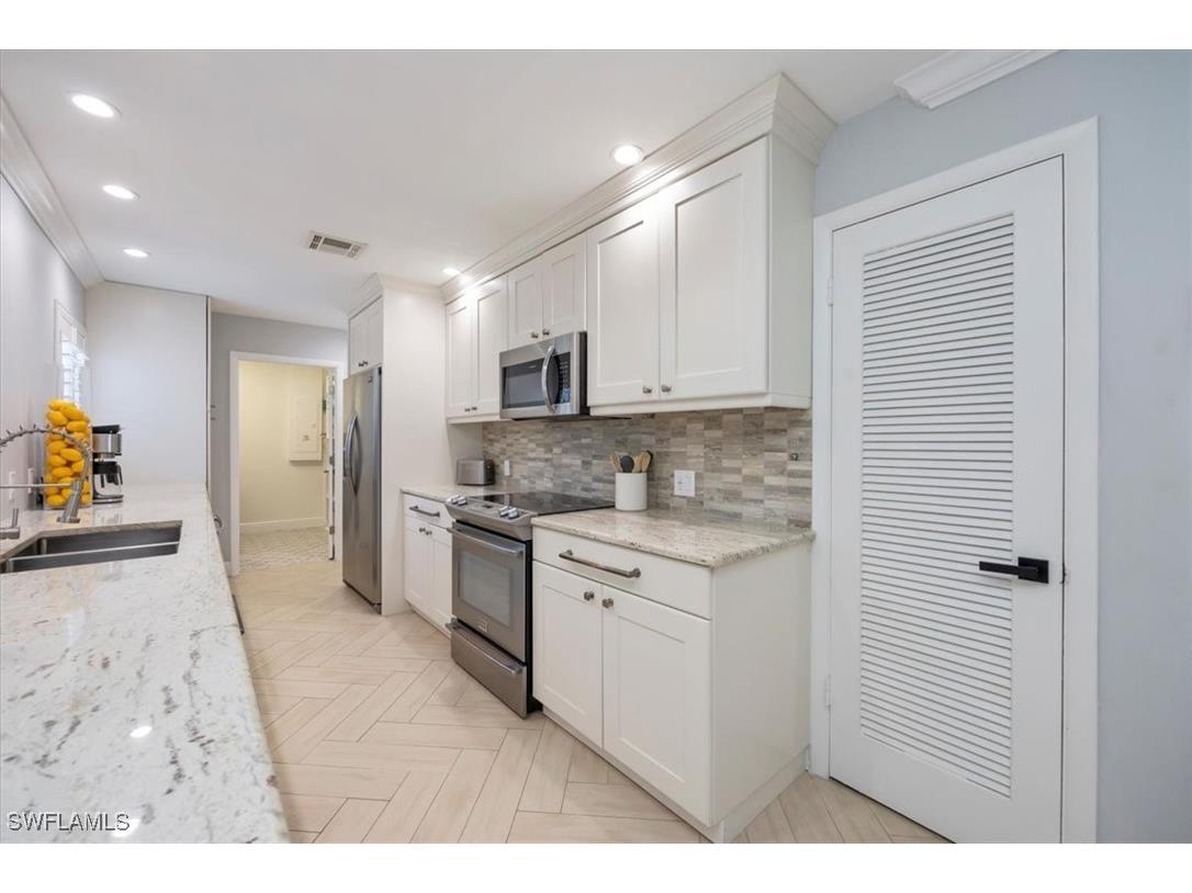 1236 13th Avenue N Naples FL 34102 225070575 image9