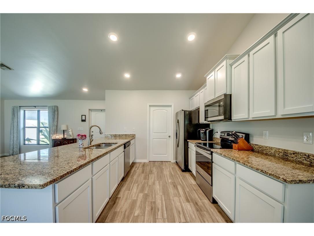 1236 NW 18th Terrace Cape Coral FL 33993 2026027962 image2