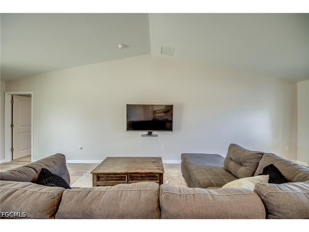 1236 NW 18th Terrace Cape Coral FL 33993 2026027962 image9