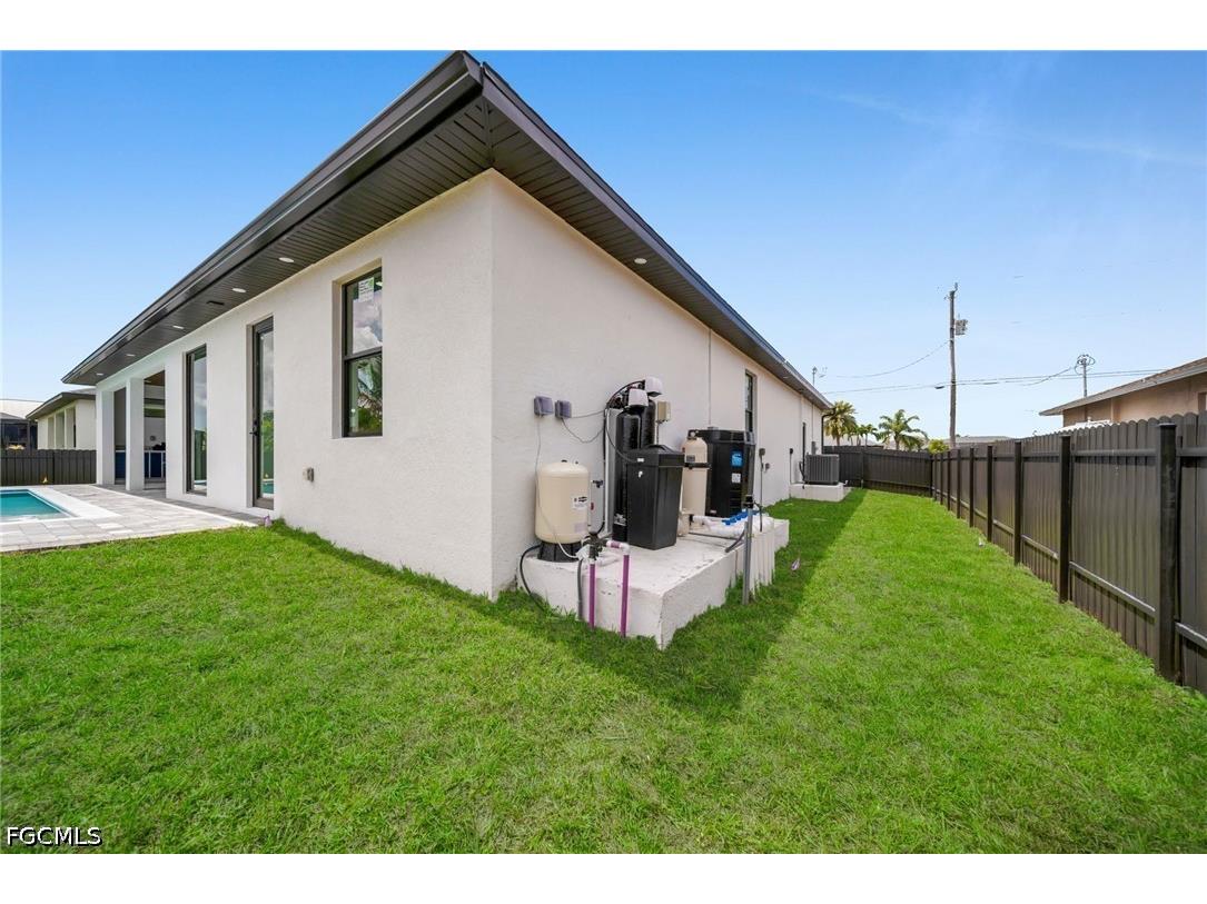 1237 NW 37th Avenue Cape Coral FL 33993 2026016247 image37