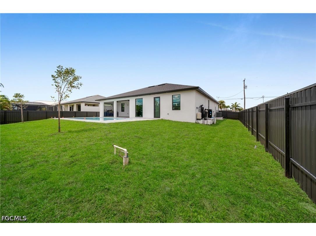 1237 NW 37th Avenue Cape Coral FL 33993 2026016247 image38