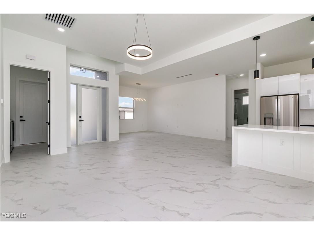 1238 County Street E Lehigh Acres FL 33974 2025014294 image3