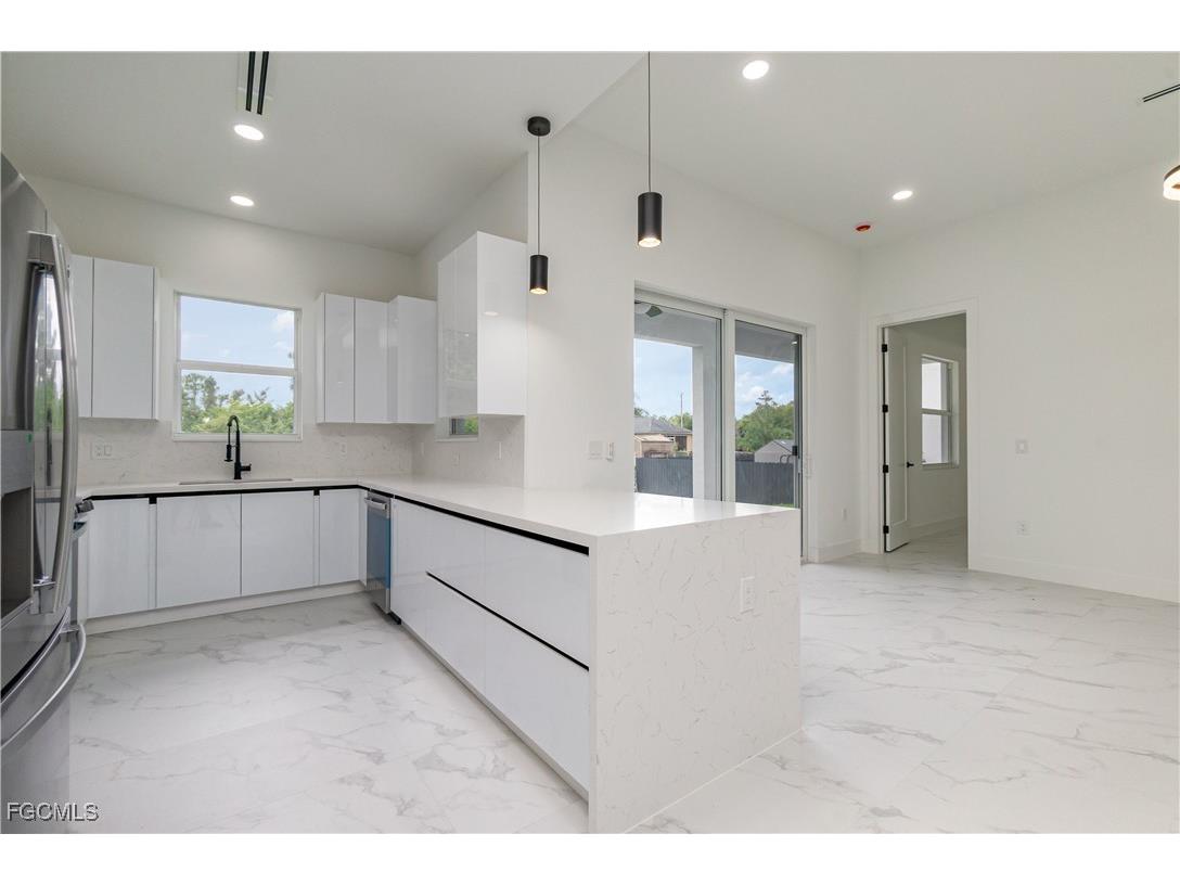 1238 County Street E Lehigh Acres FL 33974 2025014294 image4