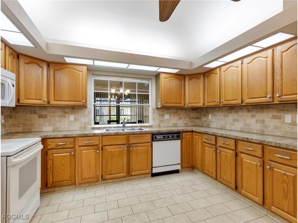 1239 Broadwater Drive Fort Myers FL 33919 2025010720 image18