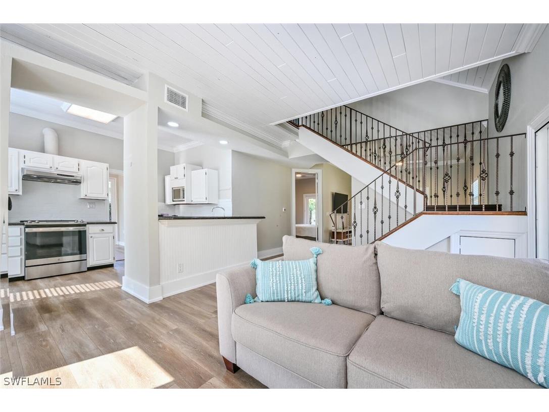 1239 Frank Whiteman Boulevard Naples FL 34103 222085727 image1