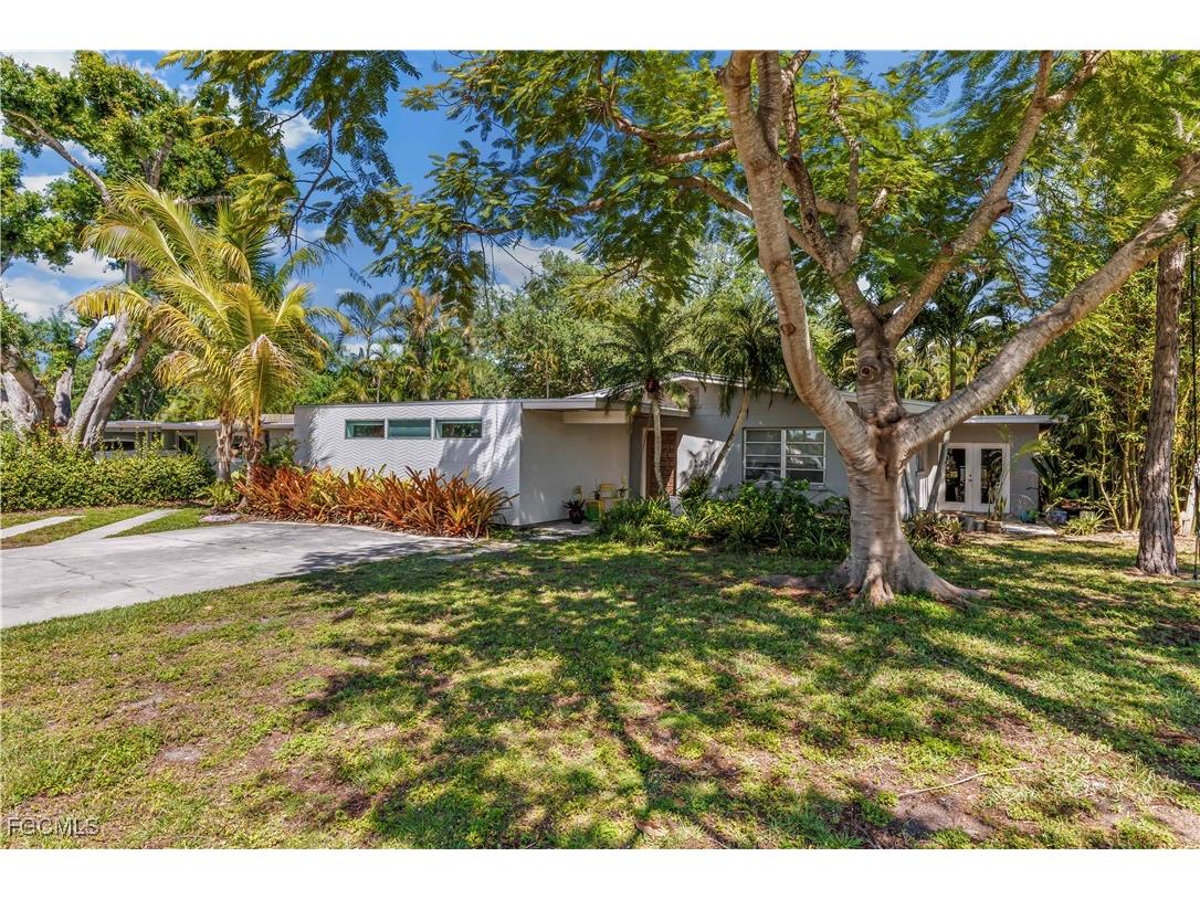 1239 Morningside Drive Fort Myers FL 33901 2025016856 image1