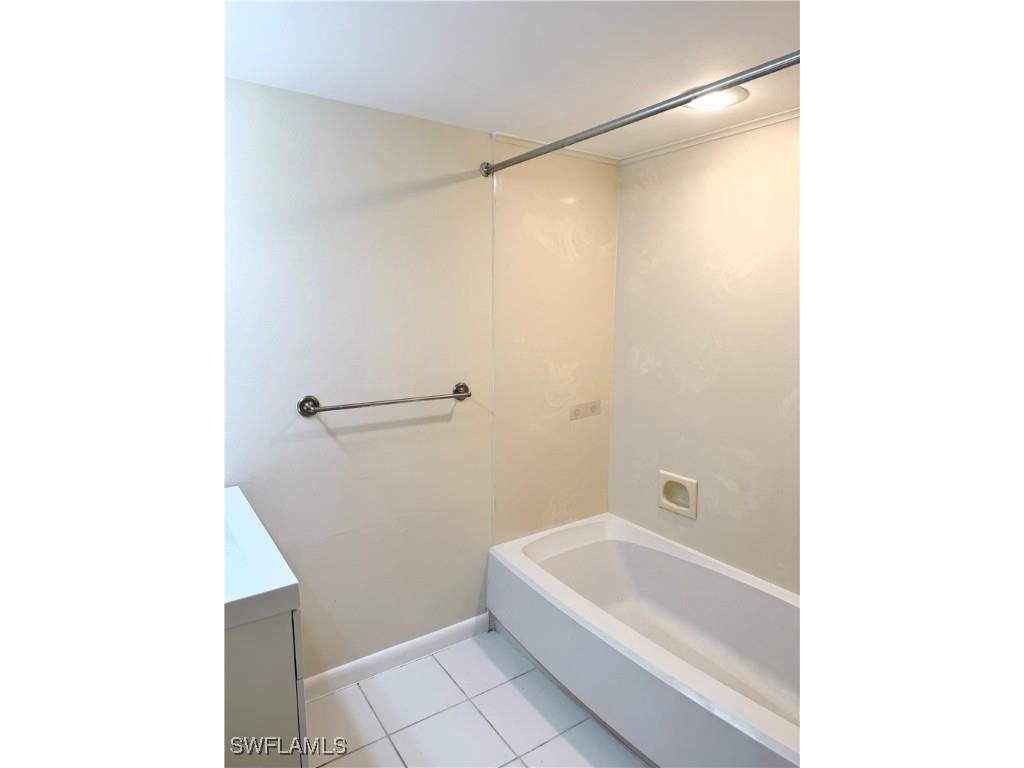 124 Cypress Way E #E3 Naples FL 34110 225081660 image10