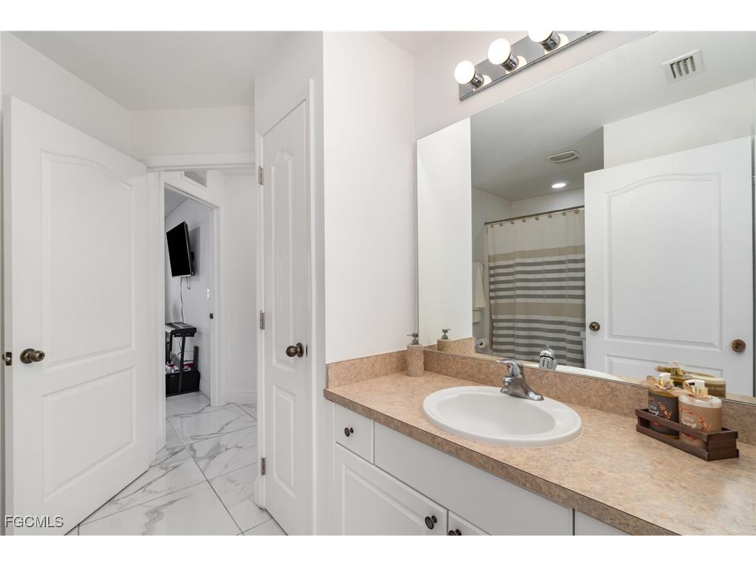 124 NE 16th Terrace Cape Coral FL 33909 2025021869 image12