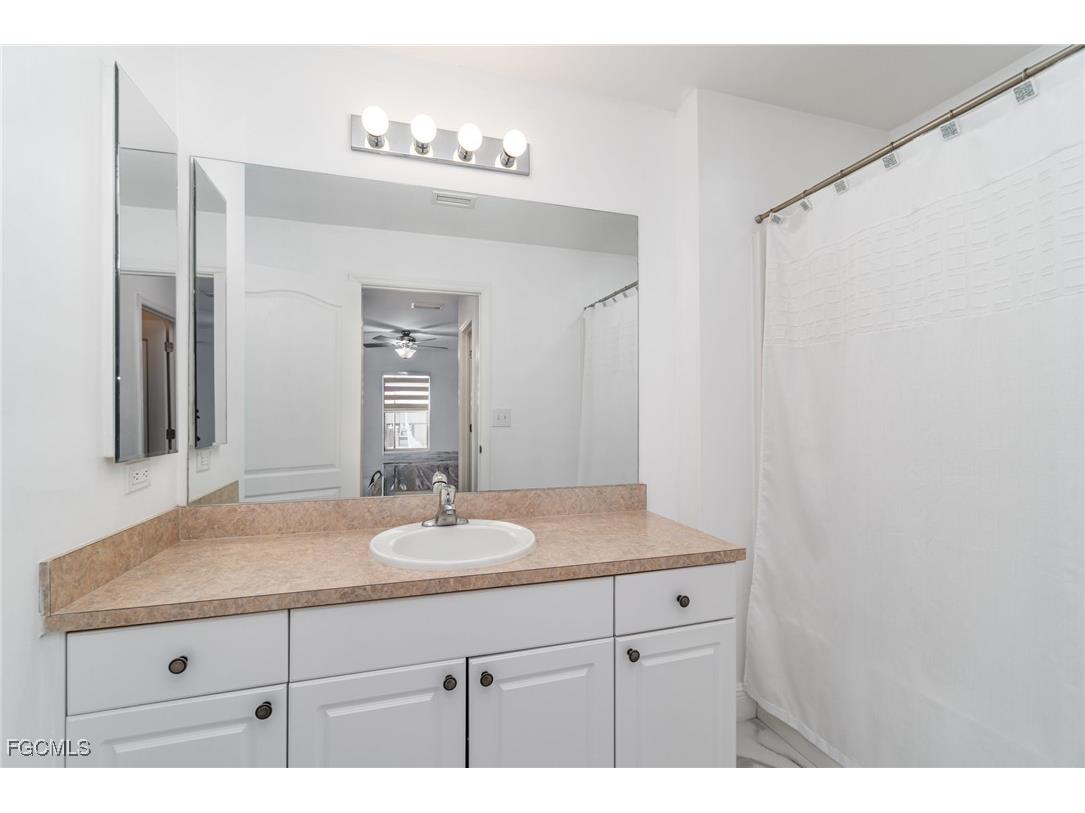 124 NE 16th Terrace Cape Coral FL 33909 2025021869 image16