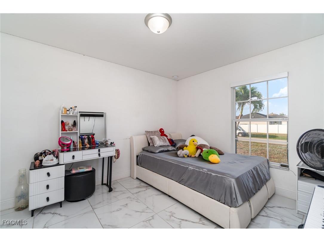 124 NE 16th Terrace Cape Coral FL 33909 2025021869 image17