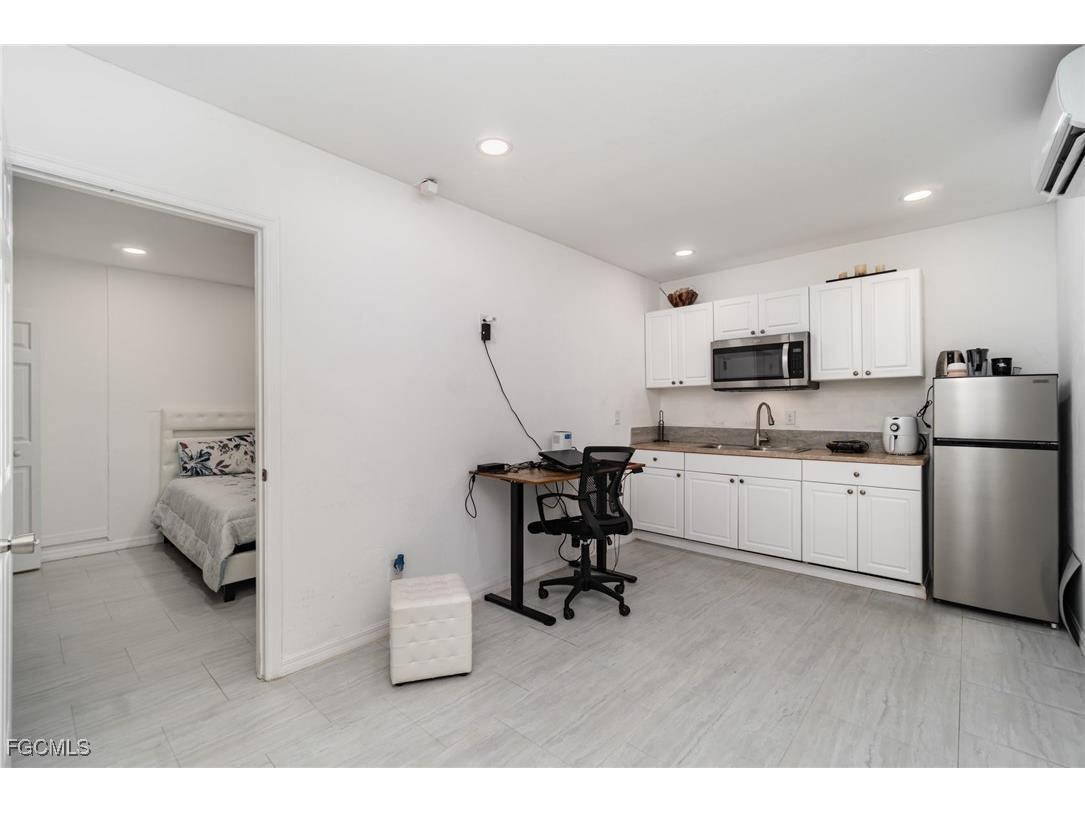 124 NE 16th Terrace Cape Coral FL 33909 2025021869 image18