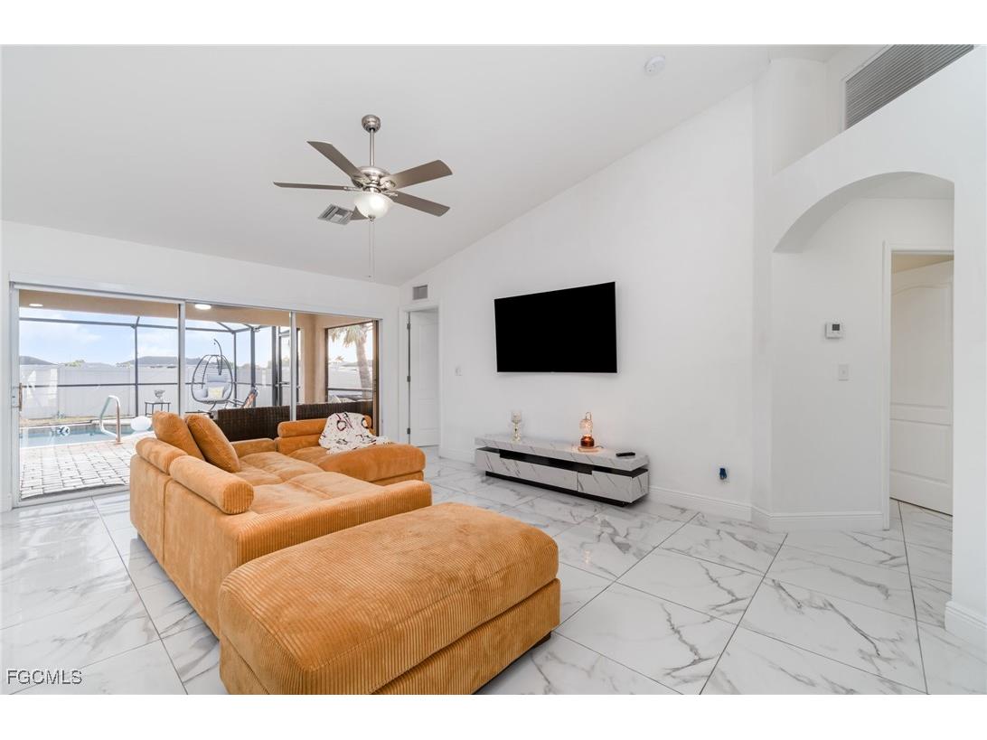 124 NE 16th Terrace Cape Coral FL 33909 2025021869 image3