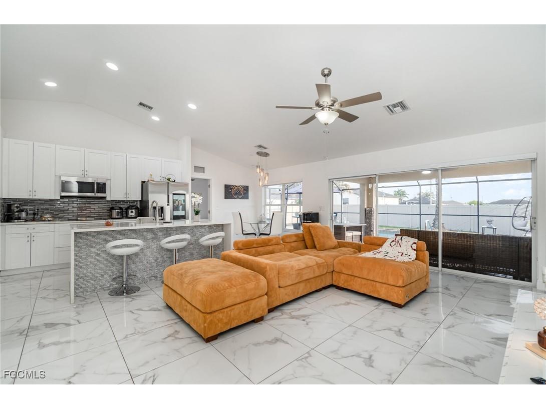 124 NE 16th Terrace Cape Coral FL 33909 2025021869 image4