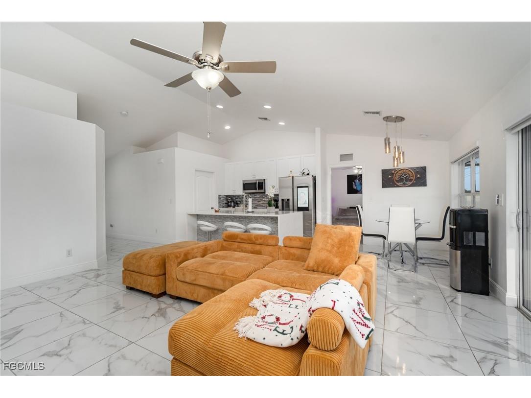 124 NE 16th Terrace Cape Coral FL 33909 2025021869 image5