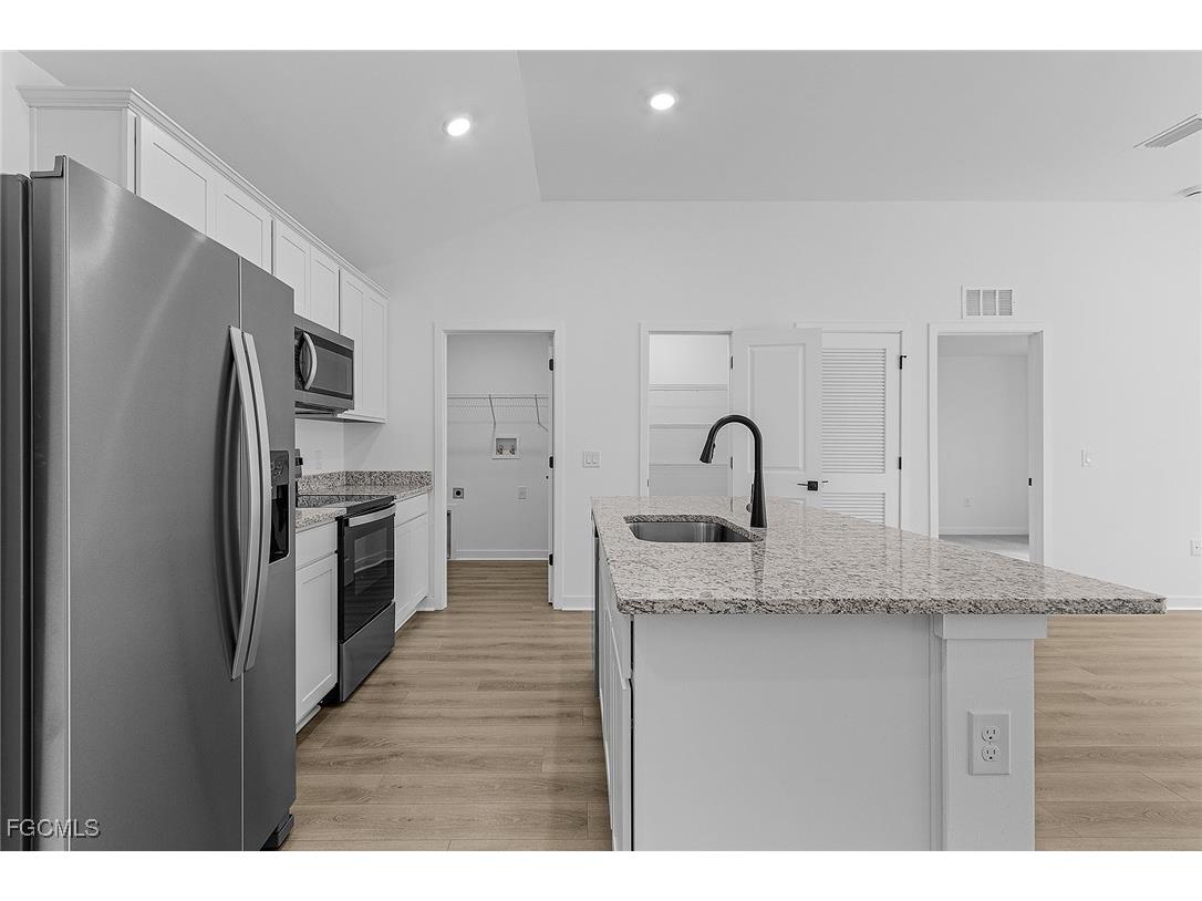 124 NW 25th Avenue Cape Coral FL 33993 2025005429 image3