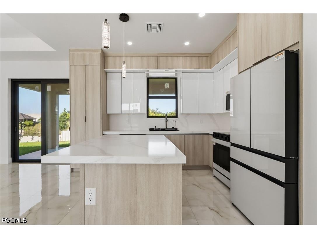 124 SE 2nd Avenue Cape Coral FL 33990 2026027488 image16