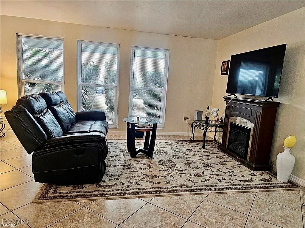 124 SE 31st Street Cape Coral FL 33904 2025014964 image7