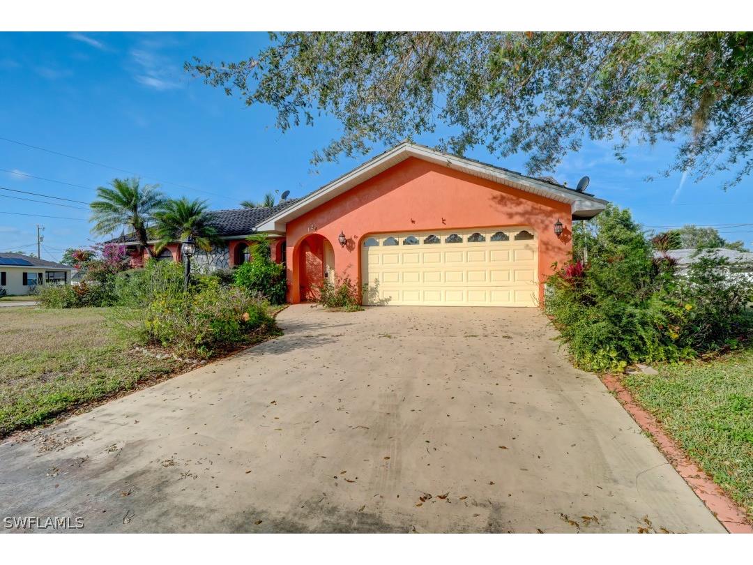 124 Sebring Circle Lehigh Acres FL 33936 223007086 image1