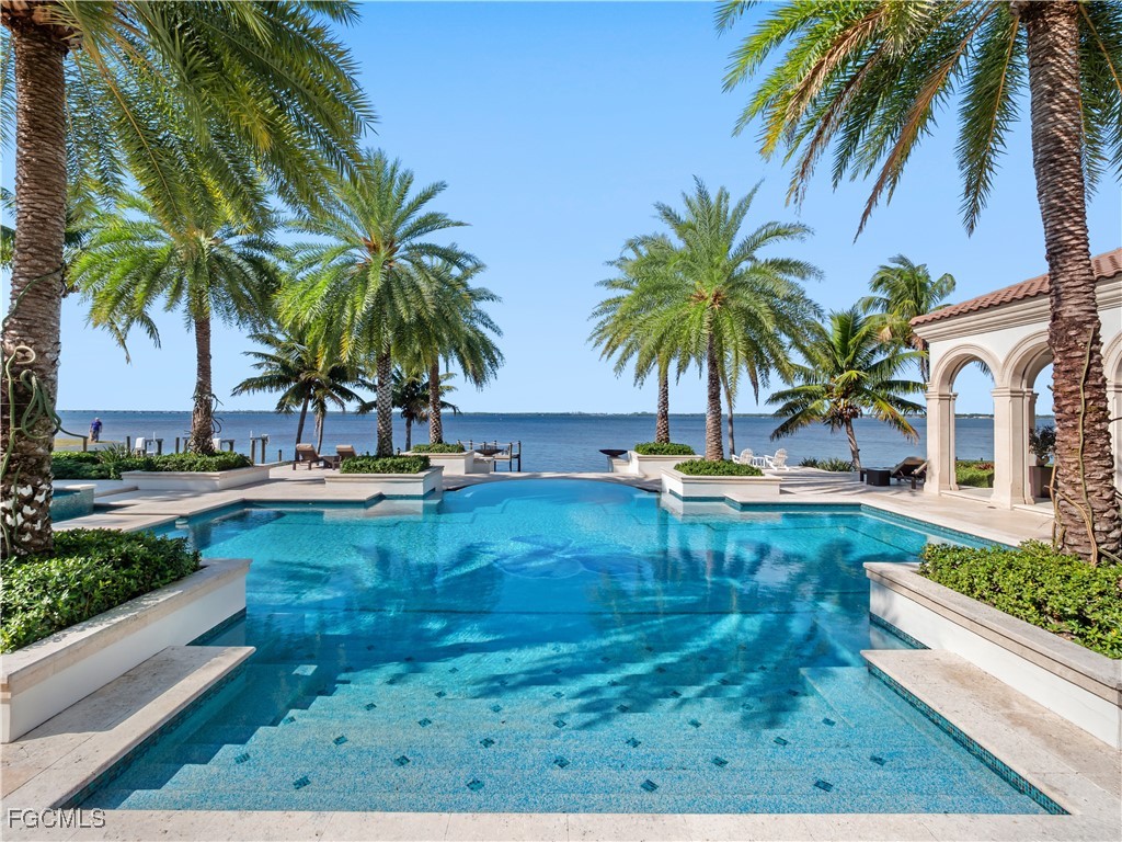 1240 Coconut Drive Fort Myers FL 33901 2026003843 image2