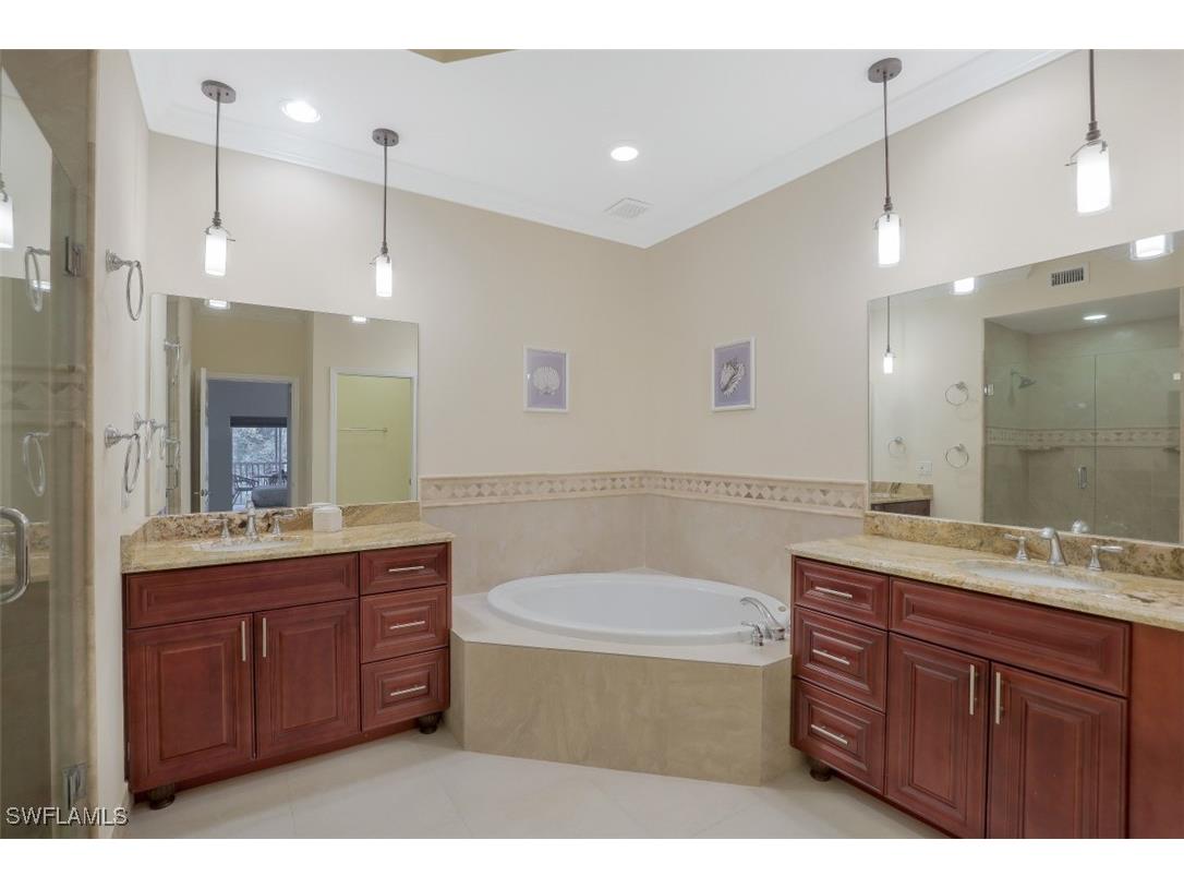 1240 Shady Rest Lane #102 Naples FL 34103 225080062 image13