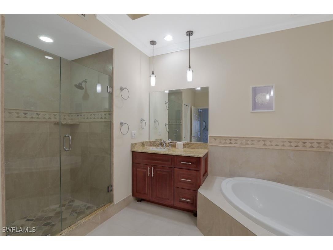 1240 Shady Rest Lane #102 Naples FL 34103 225080062 image14