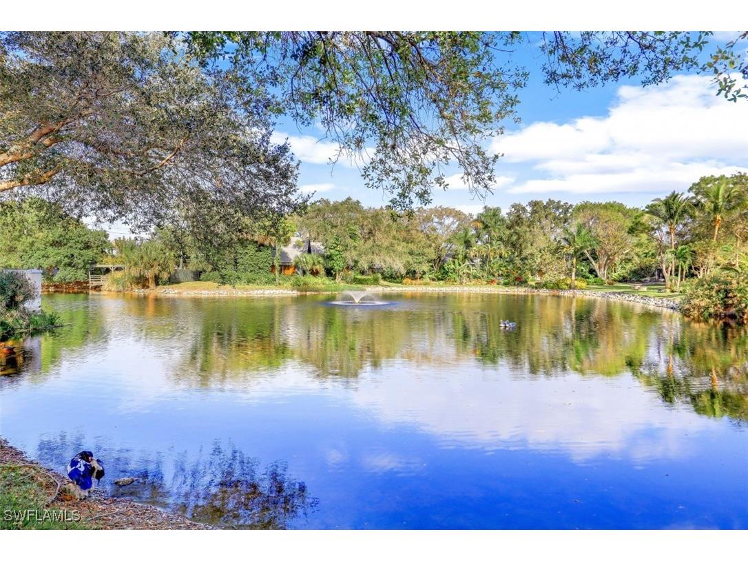 1240 Shady Rest Lane #102 Naples FL 34103 225080062 image2