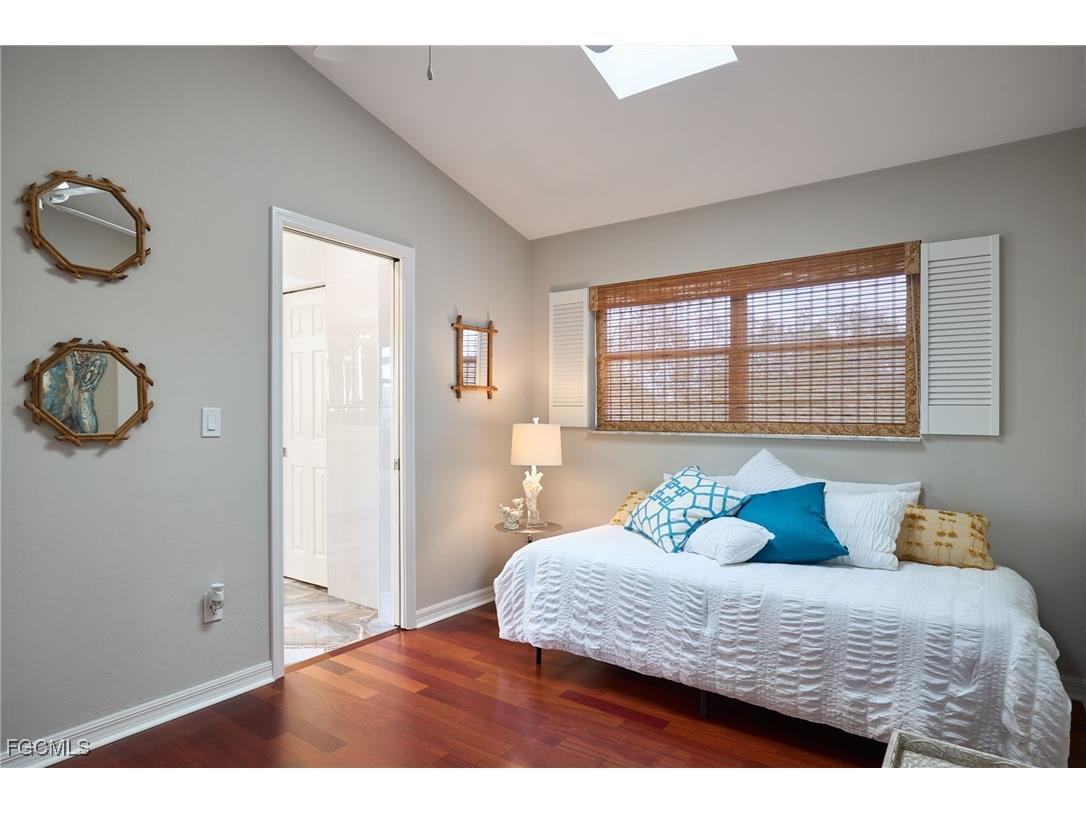 1241 Junonia Street Sanibel FL 33957 2025016027 image15