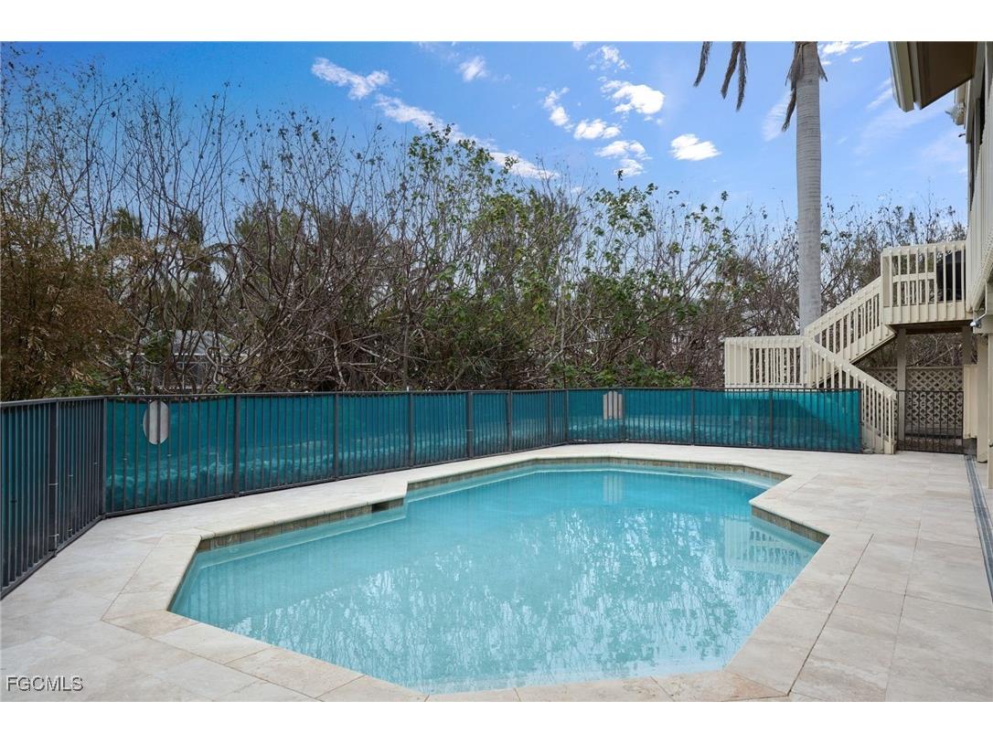 1241 Junonia Street Sanibel FL 33957 2025016027 image18