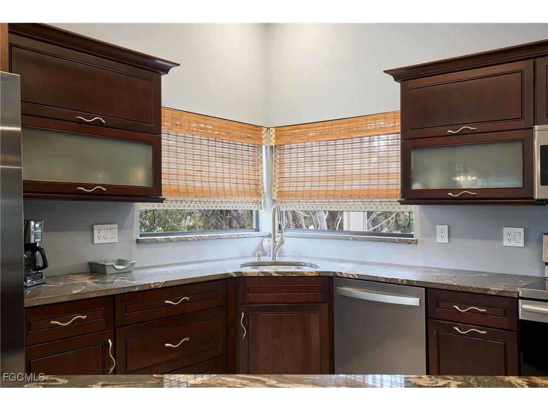 1241 Junonia Street Sanibel FL 33957 2025016027 image27