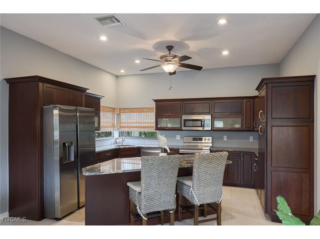 1241 Junonia Street Sanibel FL 33957 2025016027 image30