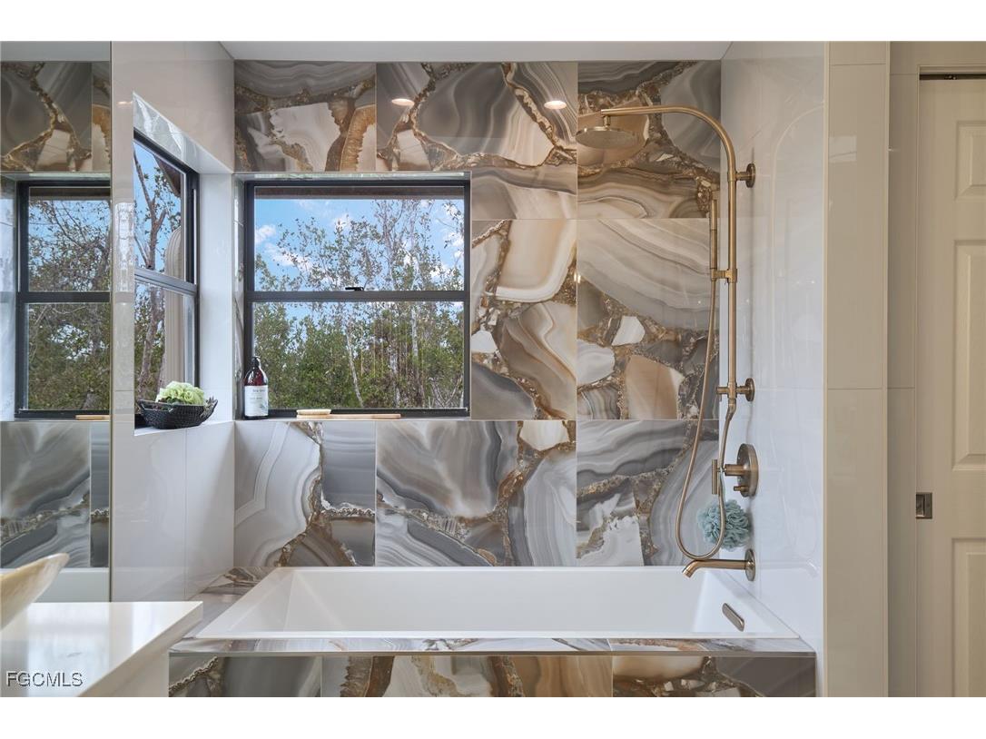 1241 Junonia Street Sanibel FL 33957 2025016027 image7