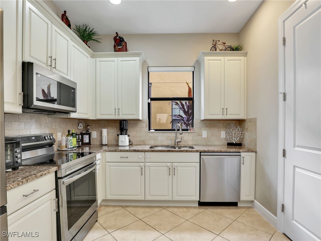 1242 Kendari Terrace Naples FL 34113 225065673 image20